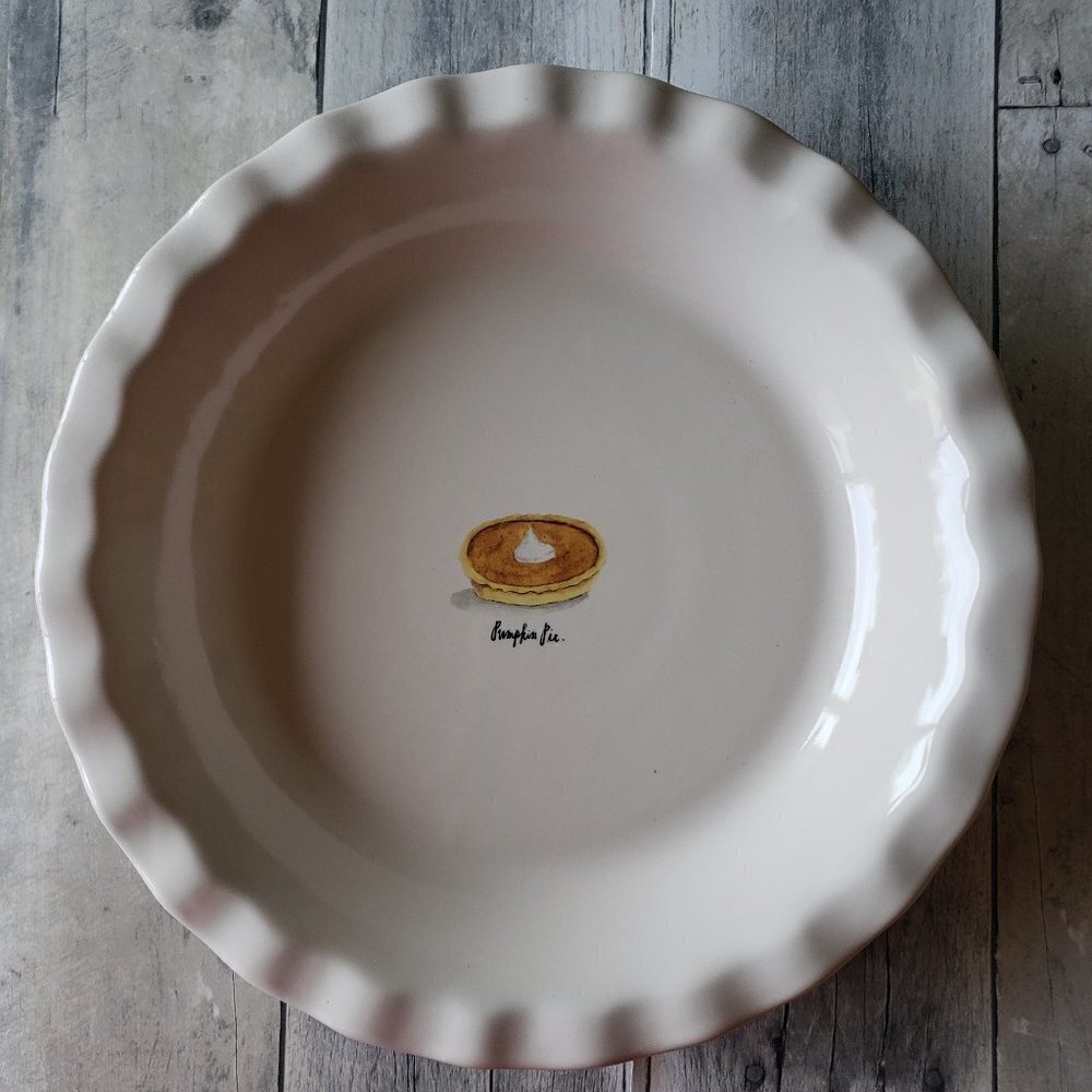 NWT - Rae Dunn Ceramic Pumpkin Pie Plate Bakeware